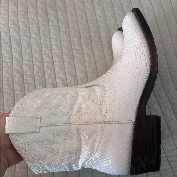 Coconuts Cowgirl Boots White Ankle Western Style - Picture 2 of 4